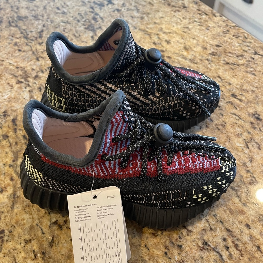 NWT Yeezy Boost Adidas youth size